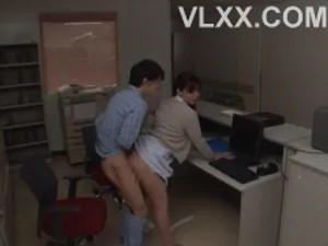 Thôi miên nữ nhân viên tiệm mát-xa lành mạnh để đụ thỏa thích